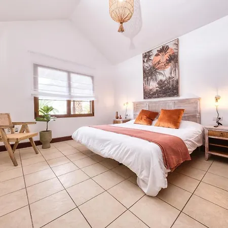 Casa Guayre-private Pool, Barbecue, Air-con
