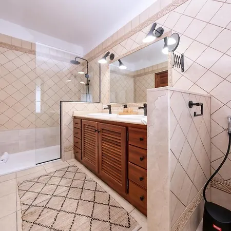 Casa Guayre-private Pool, Barbecue, Air-con