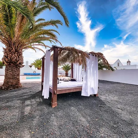 Holiday home Casa Guayre-private Pool, Barbecue, Air-con